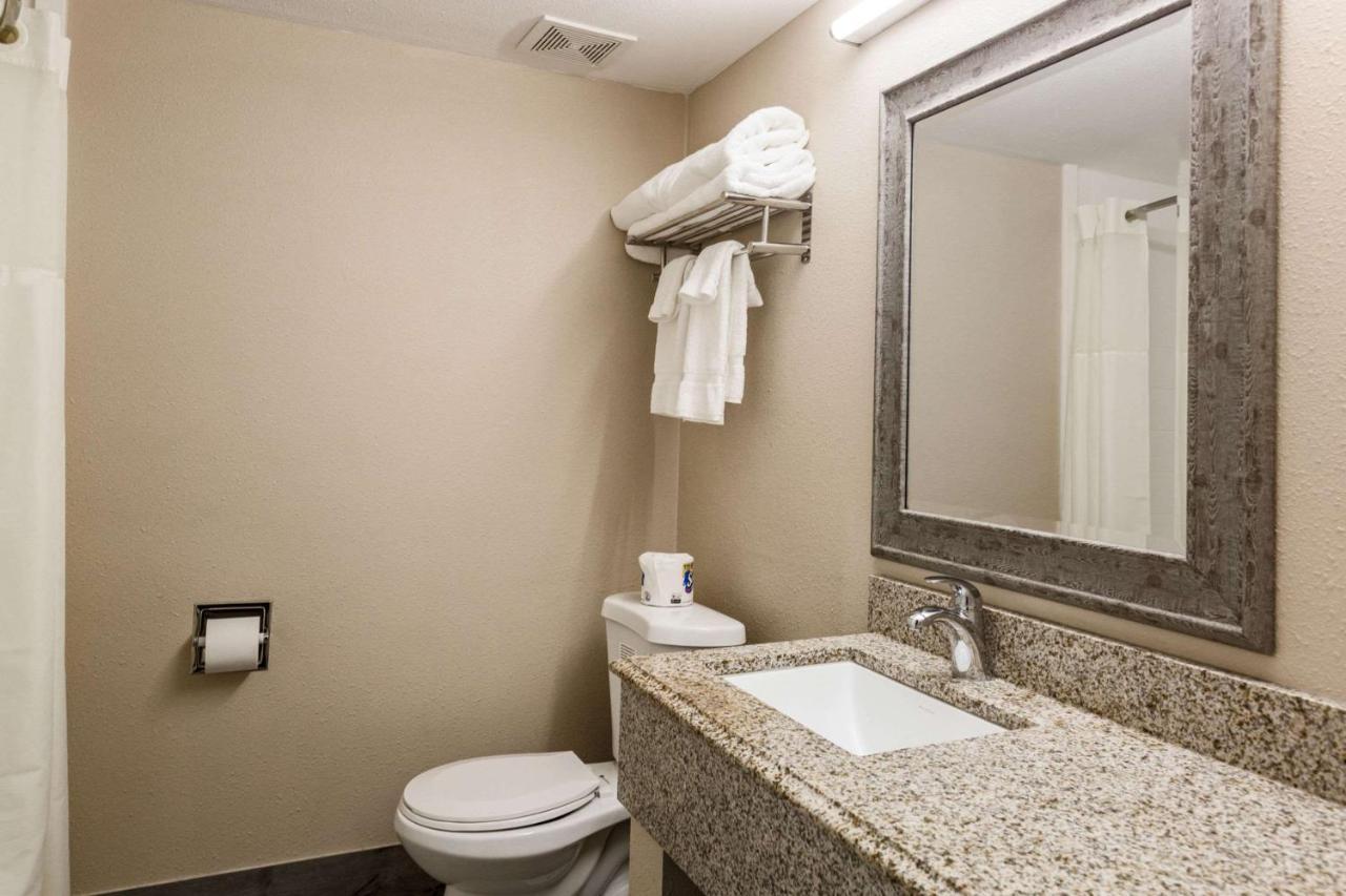 Rodeway Inn&Suites - Poconos Delaware Water Gap Esterno foto