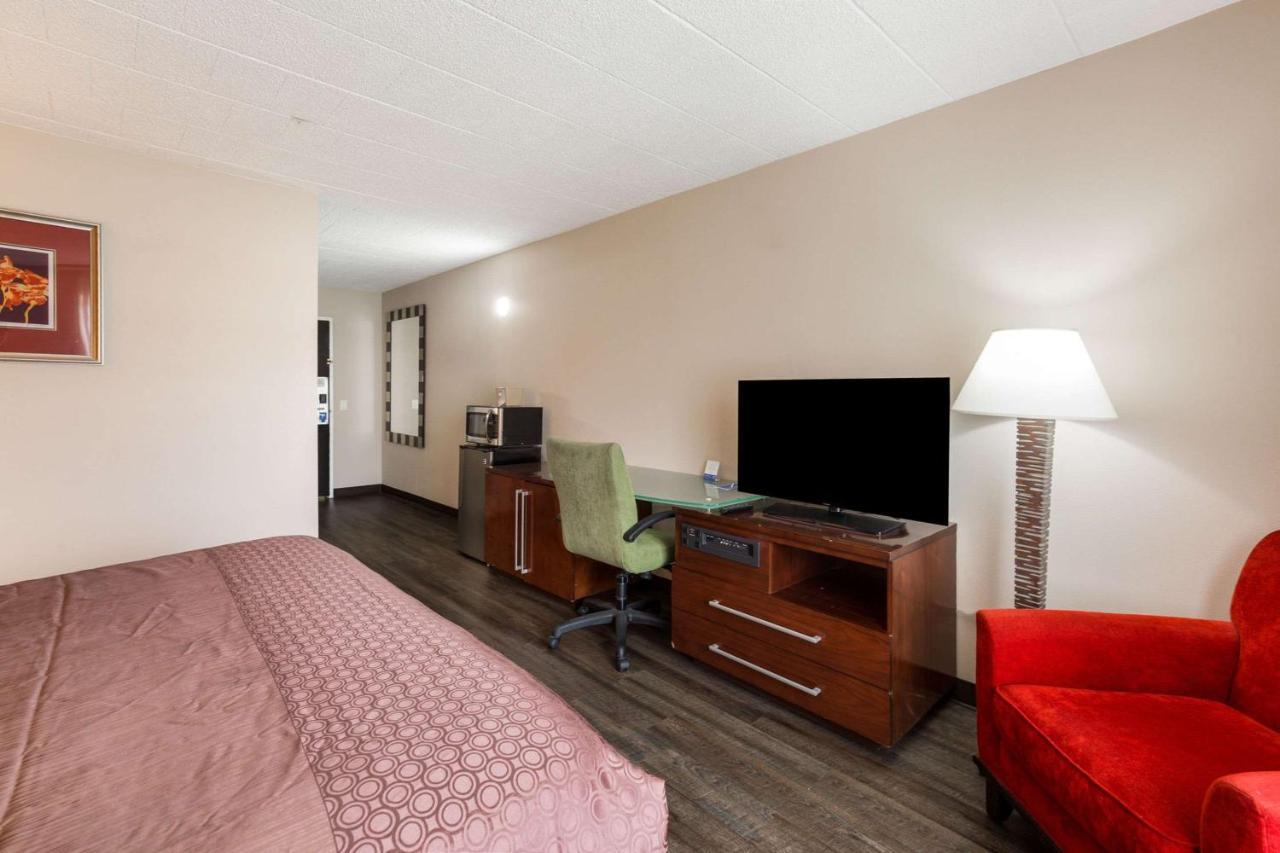Rodeway Inn&Suites - Poconos Delaware Water Gap Esterno foto