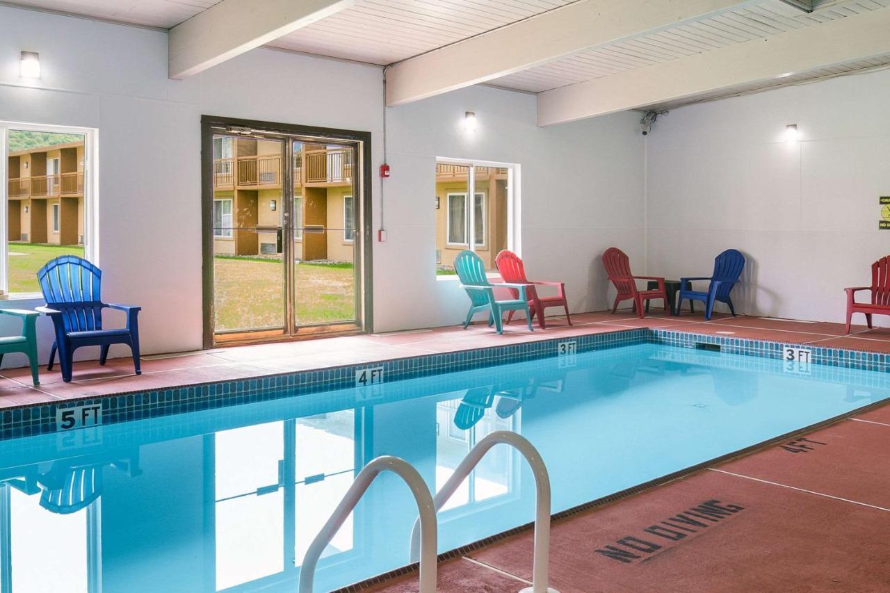 Rodeway Inn&Suites - Poconos Delaware Water Gap Esterno foto
