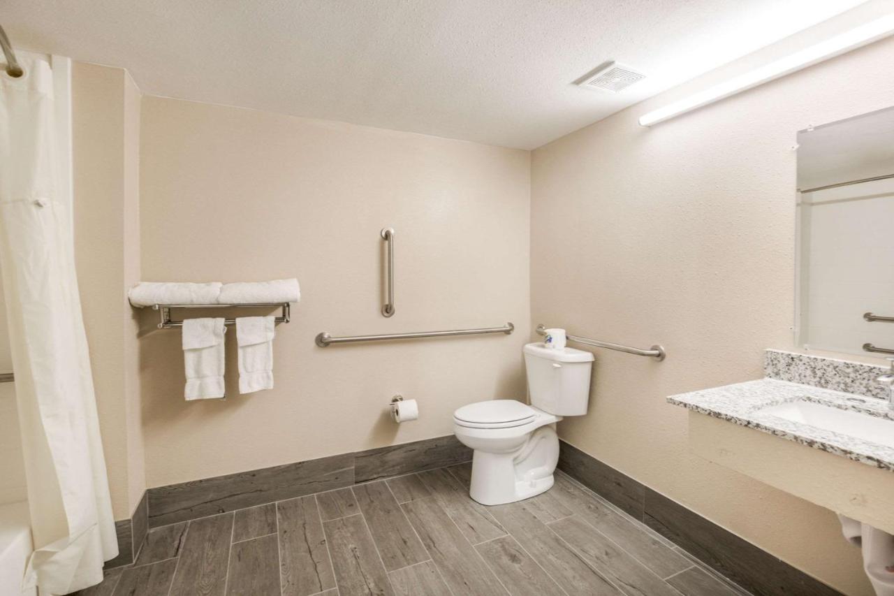 Rodeway Inn&Suites - Poconos Delaware Water Gap Esterno foto