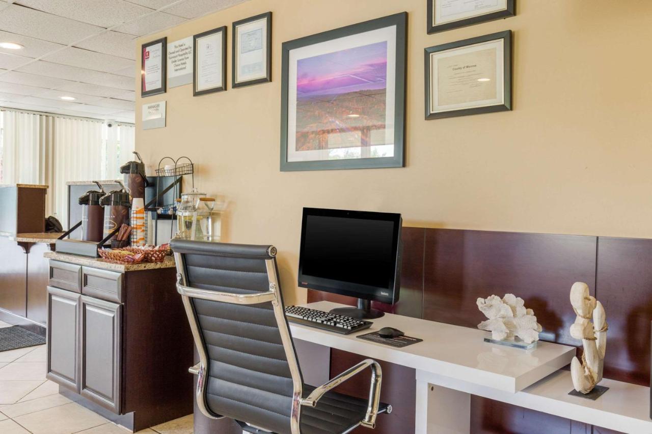 Rodeway Inn&Suites - Poconos Delaware Water Gap Esterno foto